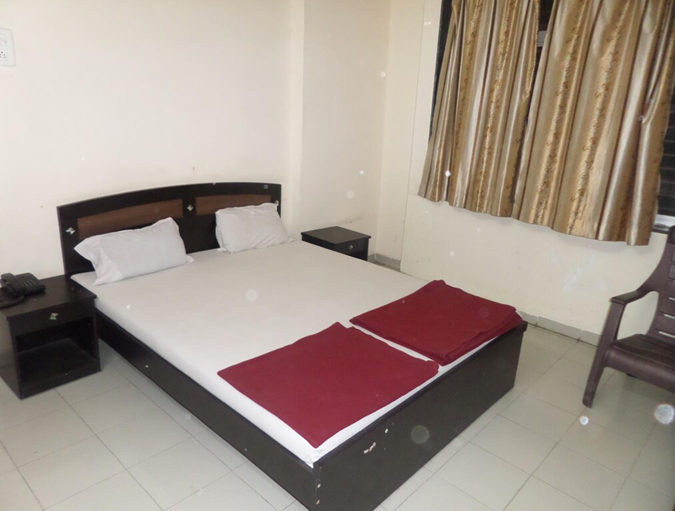 1 x Deluxe Non AC Room